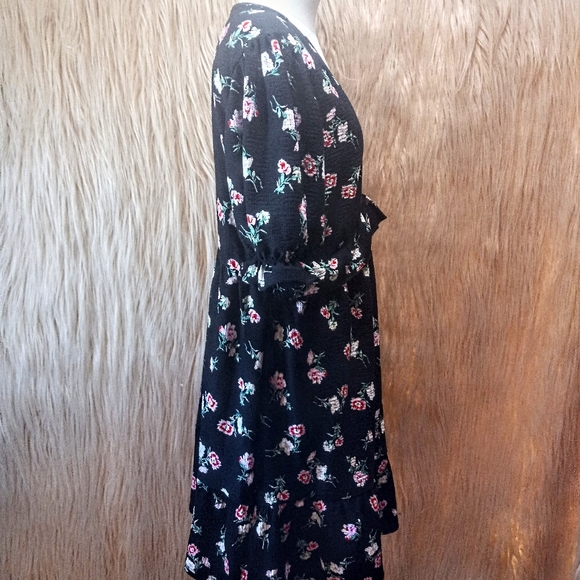 Vintage Inspired Ruffle Detail Black Floral Dress - Picture 4 of 7